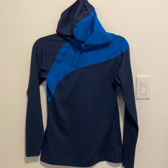 Mountain Hard-Wear Women’s FittedLongsleeve Hoodie - Picture 2 of 4